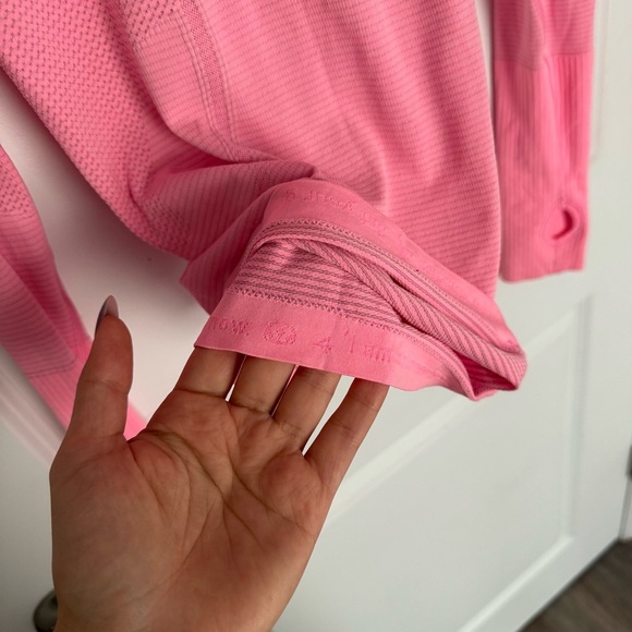 Lululemon Swiftly Tech Long Sleeve Crew
Heathered Neon Pink size 4 - Picture 6 of 8
